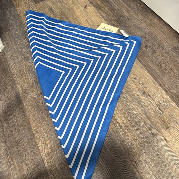On 34th scarf - Picture 5 of 7